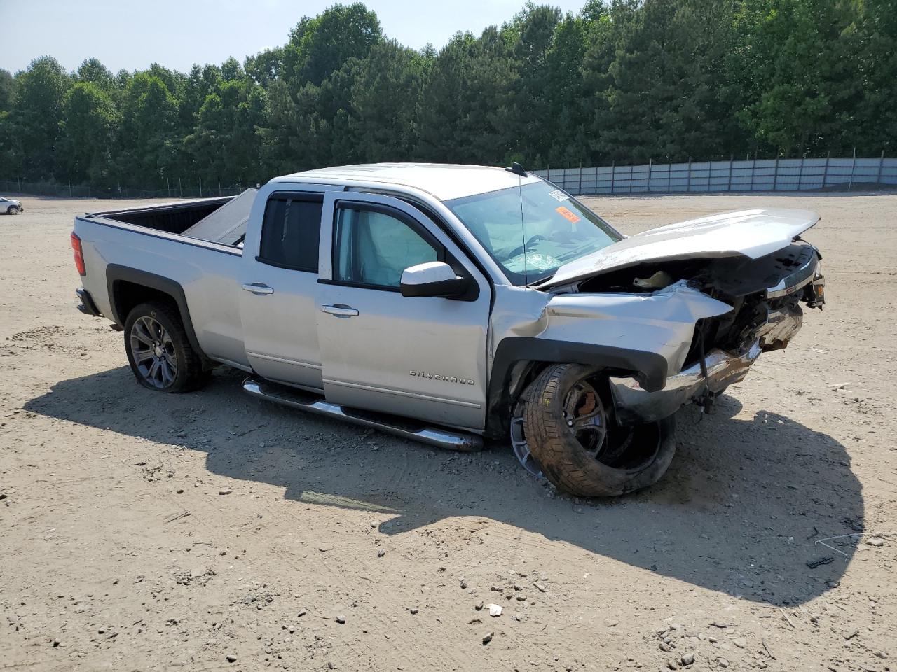 Photo 3 VIN: 1GCRCREC1HZ188590 - CHEVROLET SILVERADO 