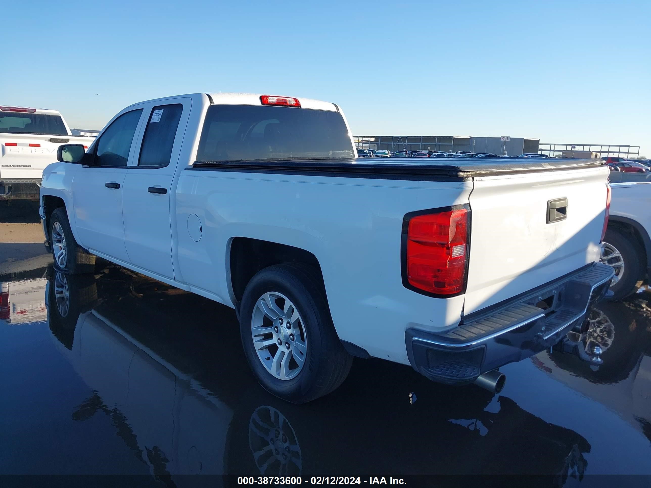 Photo 2 VIN: 1GCRCREC3EZ185847 - CHEVROLET SILVERADO 