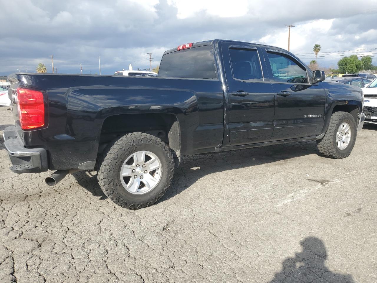 Photo 2 VIN: 1GCRCREC6JZ176666 - CHEVROLET SILVERADO 