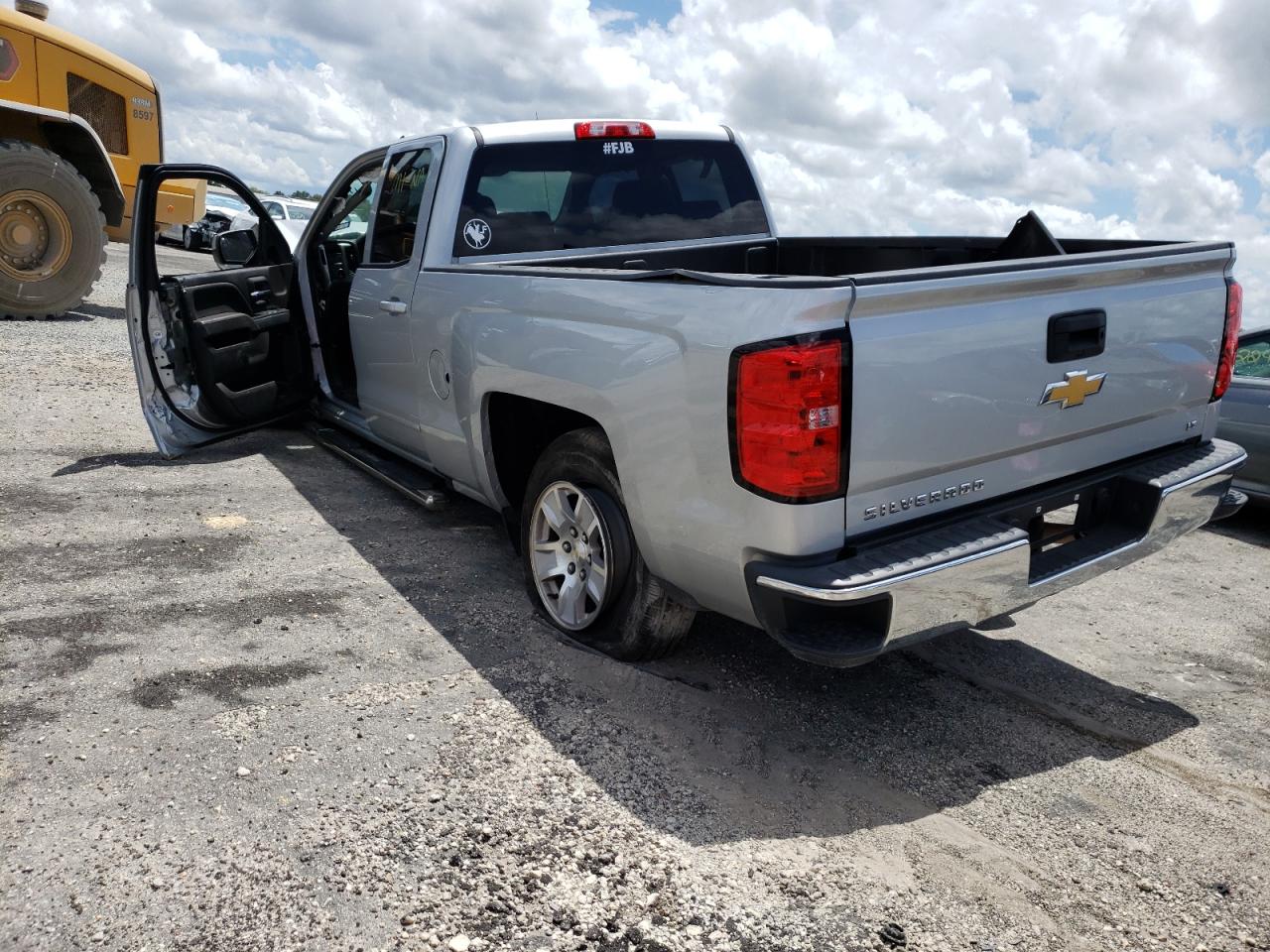 Photo 2 VIN: 1GCRCREC8JZ158136 - CHEVROLET SILVERADO 