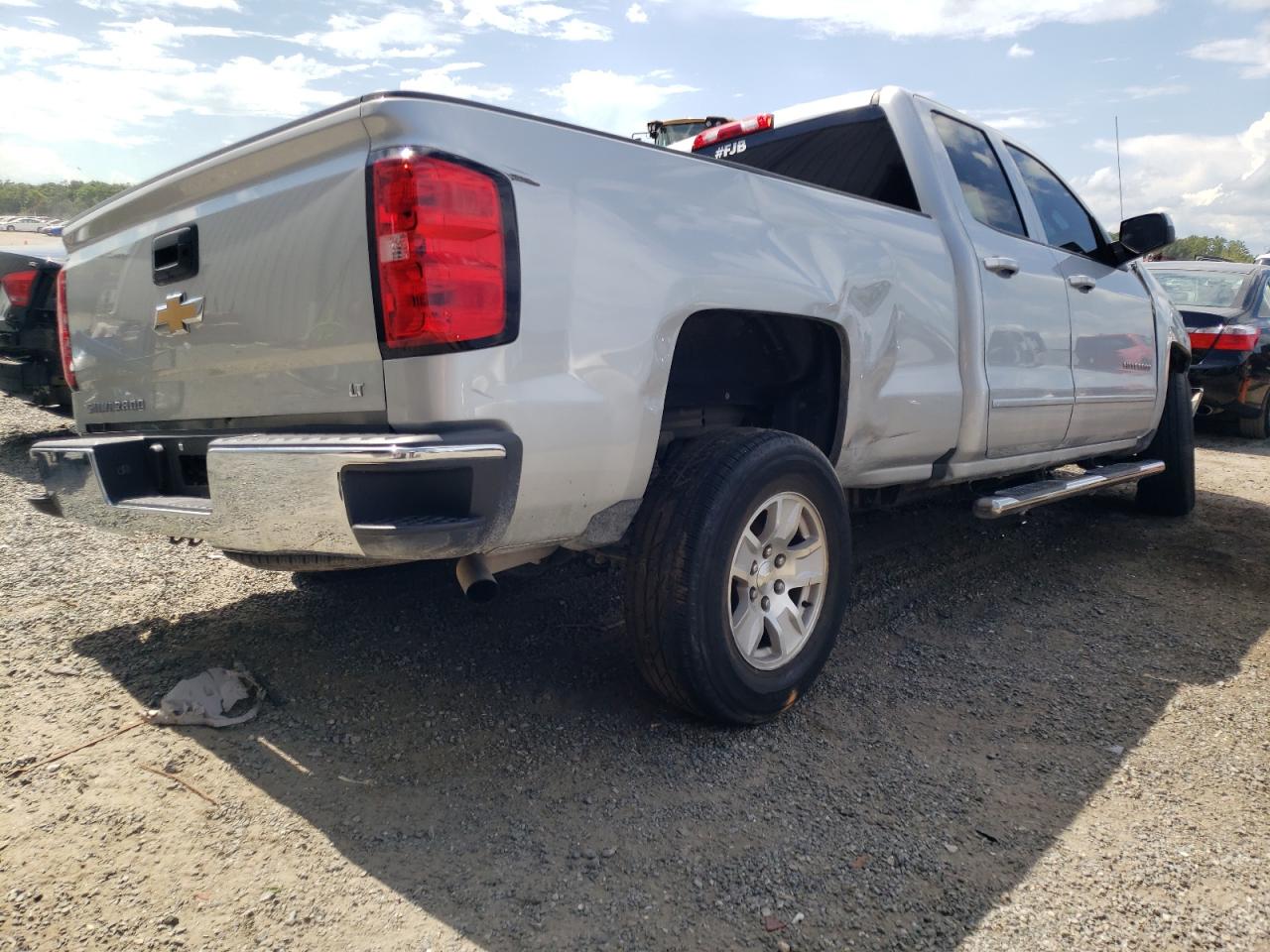 Photo 3 VIN: 1GCRCREC8JZ158136 - CHEVROLET SILVERADO 