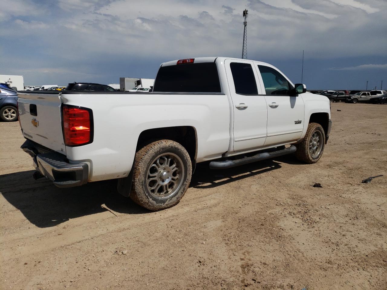 Photo 2 VIN: 1GCRCRECXHZ264422 - CHEVROLET SILVERADO 