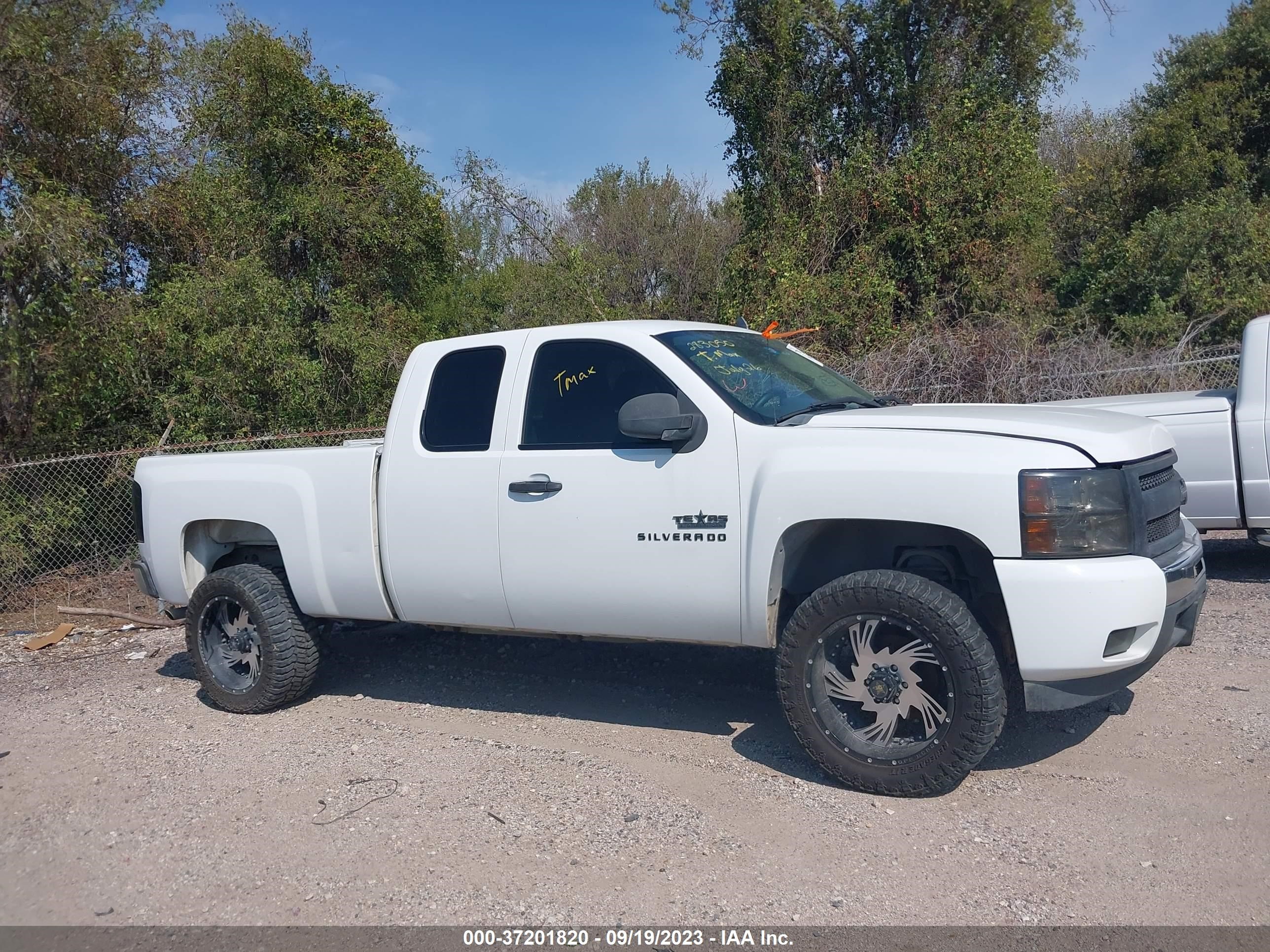 Photo 13 VIN: 1GCRCSE00BZ283050 - CHEVROLET SILVERADO 