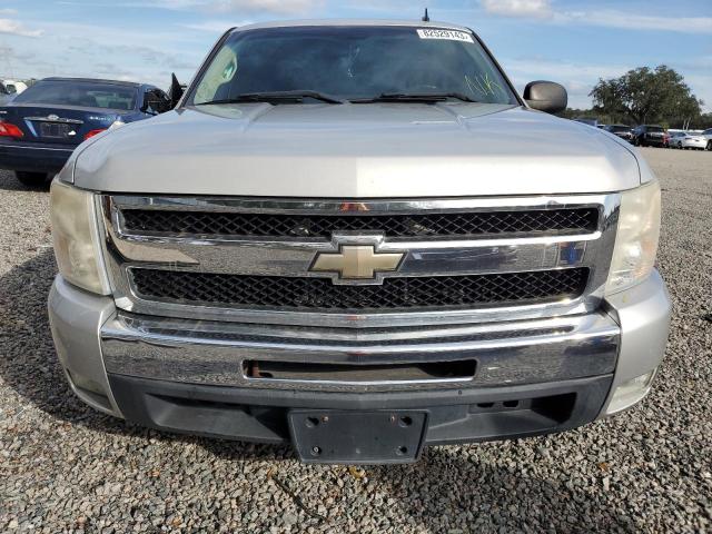 Photo 4 VIN: 1GCRCSE01BZ356412 - CHEVROLET SILVERADO 