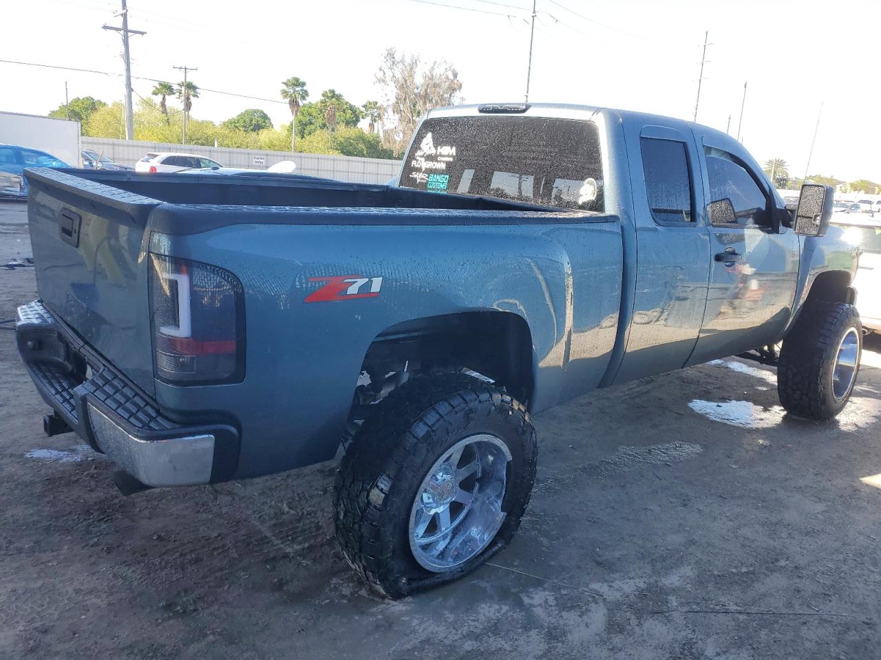 Photo 2 VIN: 1GCRCSE02CZ320505 - CHEVROLET SILVERADO 