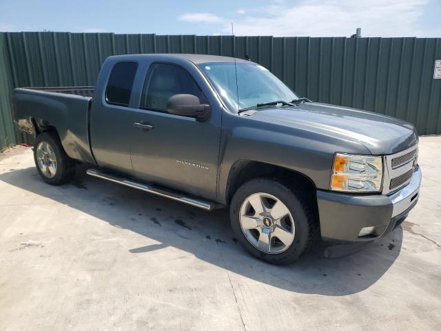 Photo 3 VIN: 1GCRCSE03BZ105309 - CHEVROLET SILVERADO 