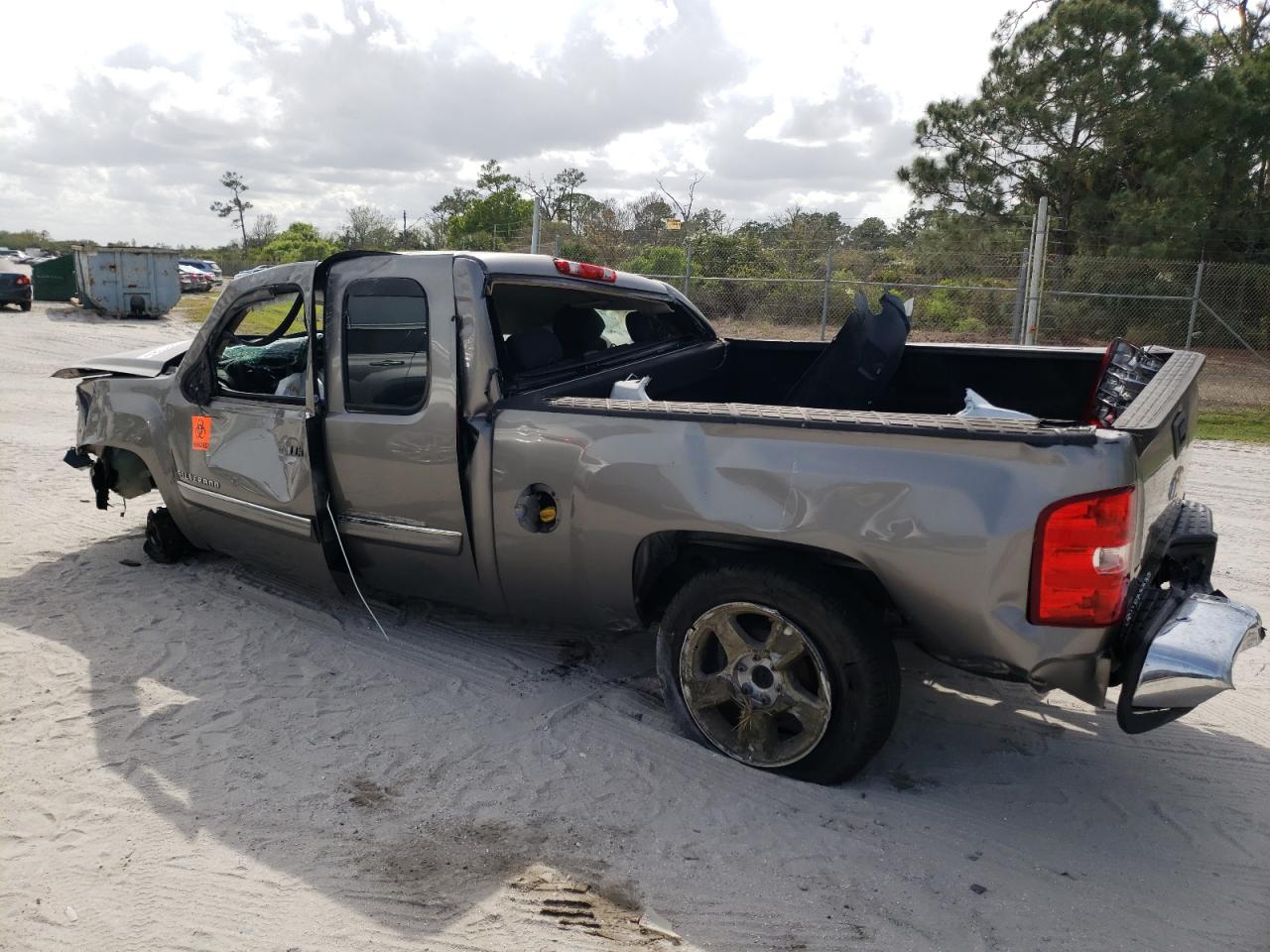 Photo 1 VIN: 1GCRCSE03DZ139530 - CHEVROLET SILVERADO 