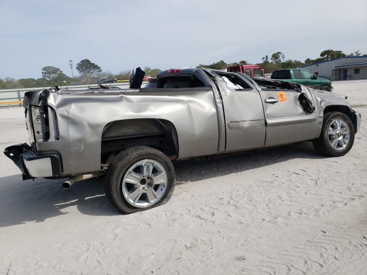 Photo 2 VIN: 1GCRCSE03DZ139530 - CHEVROLET SILVERADO 