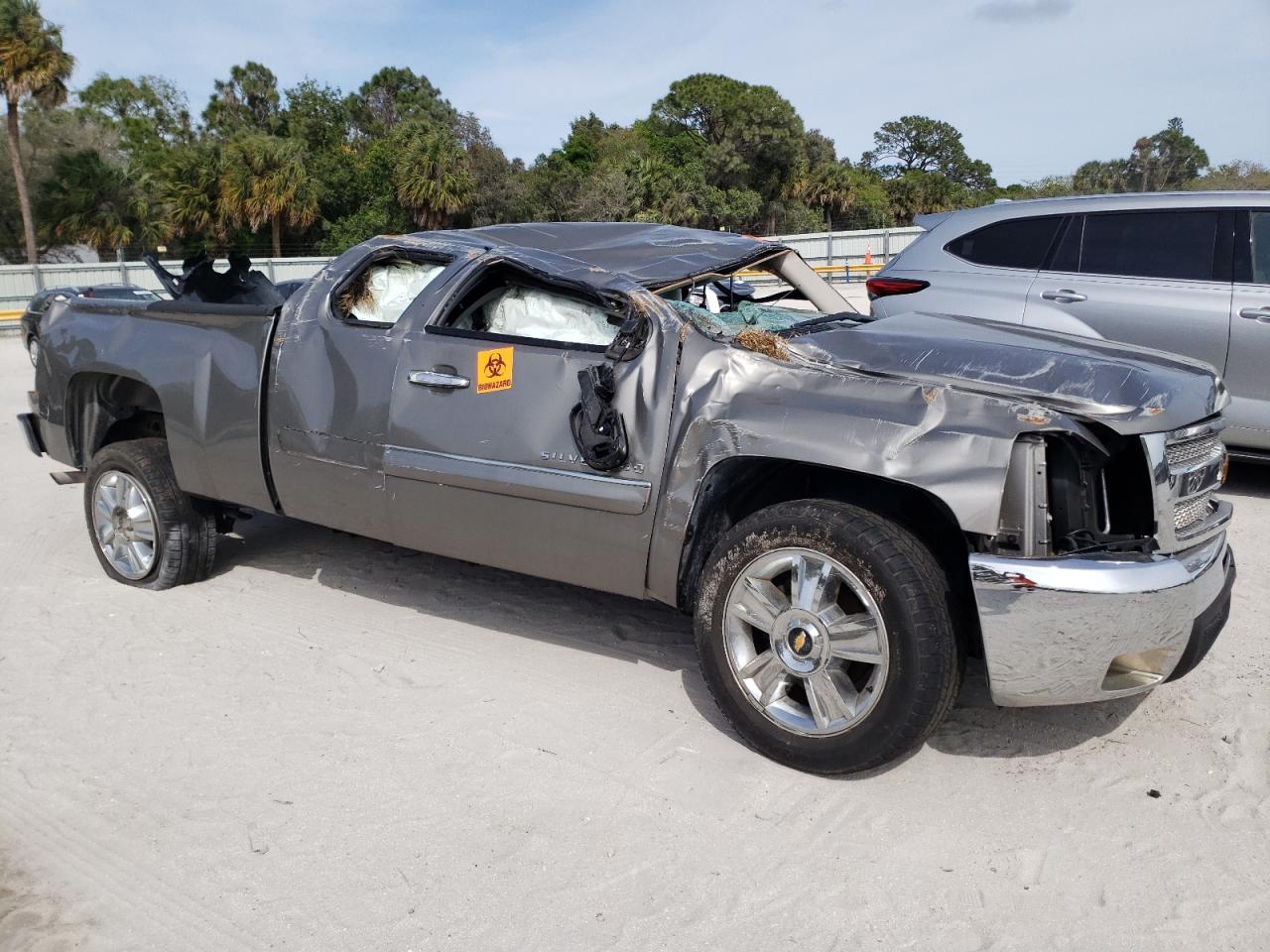 Photo 3 VIN: 1GCRCSE03DZ139530 - CHEVROLET SILVERADO 