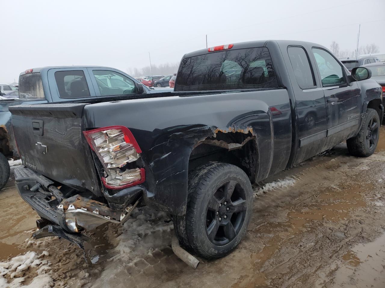 Photo 2 VIN: 1GCRCSE05BZ387470 - CHEVROLET SILVERADO 