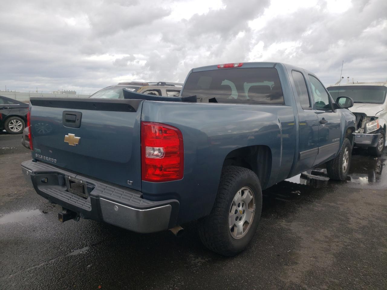 Photo 2 VIN: 1GCRCSE05BZ447103 - CHEVROLET SILVERADO 