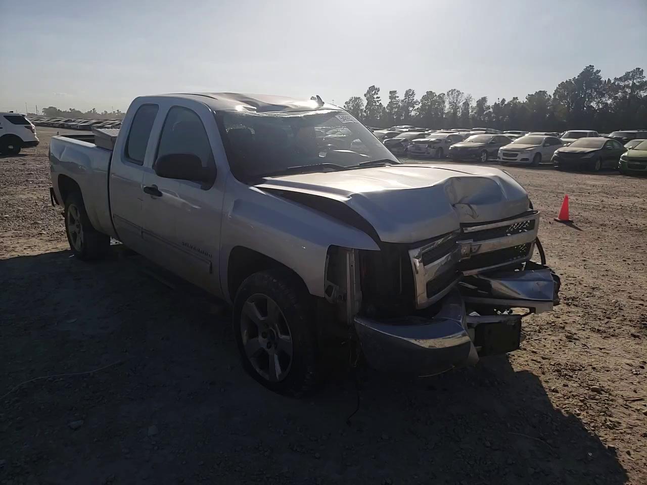 Photo 10 VIN: 1GCRCSE05CZ175136 - CHEVROLET SILVERADO 