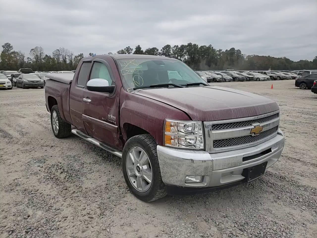 Photo 10 VIN: 1GCRCSE05DZ124804 - CHEVROLET SILVERADO 