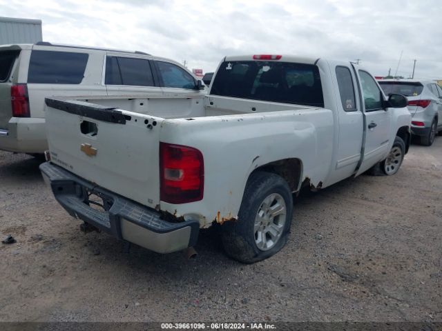 Photo 3 VIN: 1GCRCSE06BZ220616 - CHEVROLET SILVERADO 