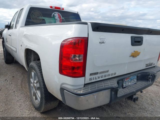 Photo 2 VIN: 1GCRCSE06CZ212341 - CHEVROLET SILVERADO 1500 