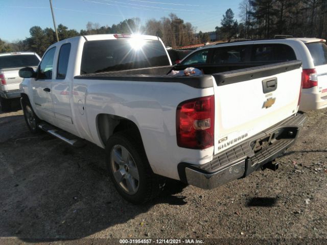 Photo 2 VIN: 1GCRCSE07BZ173693 - CHEVROLET SILVERADO 1500 