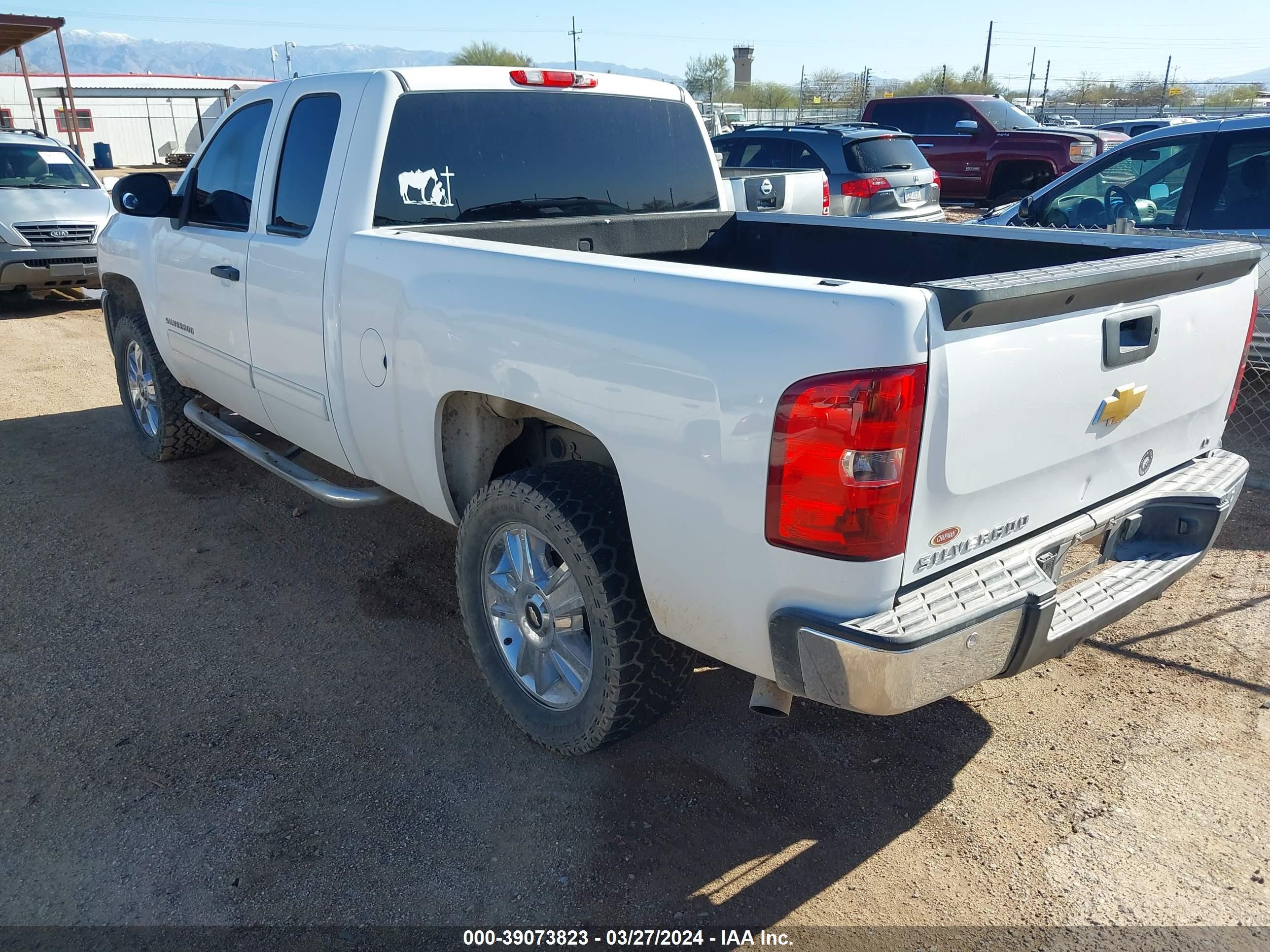 Photo 2 VIN: 1GCRCSE08DZ264068 - CHEVROLET SILVERADO 