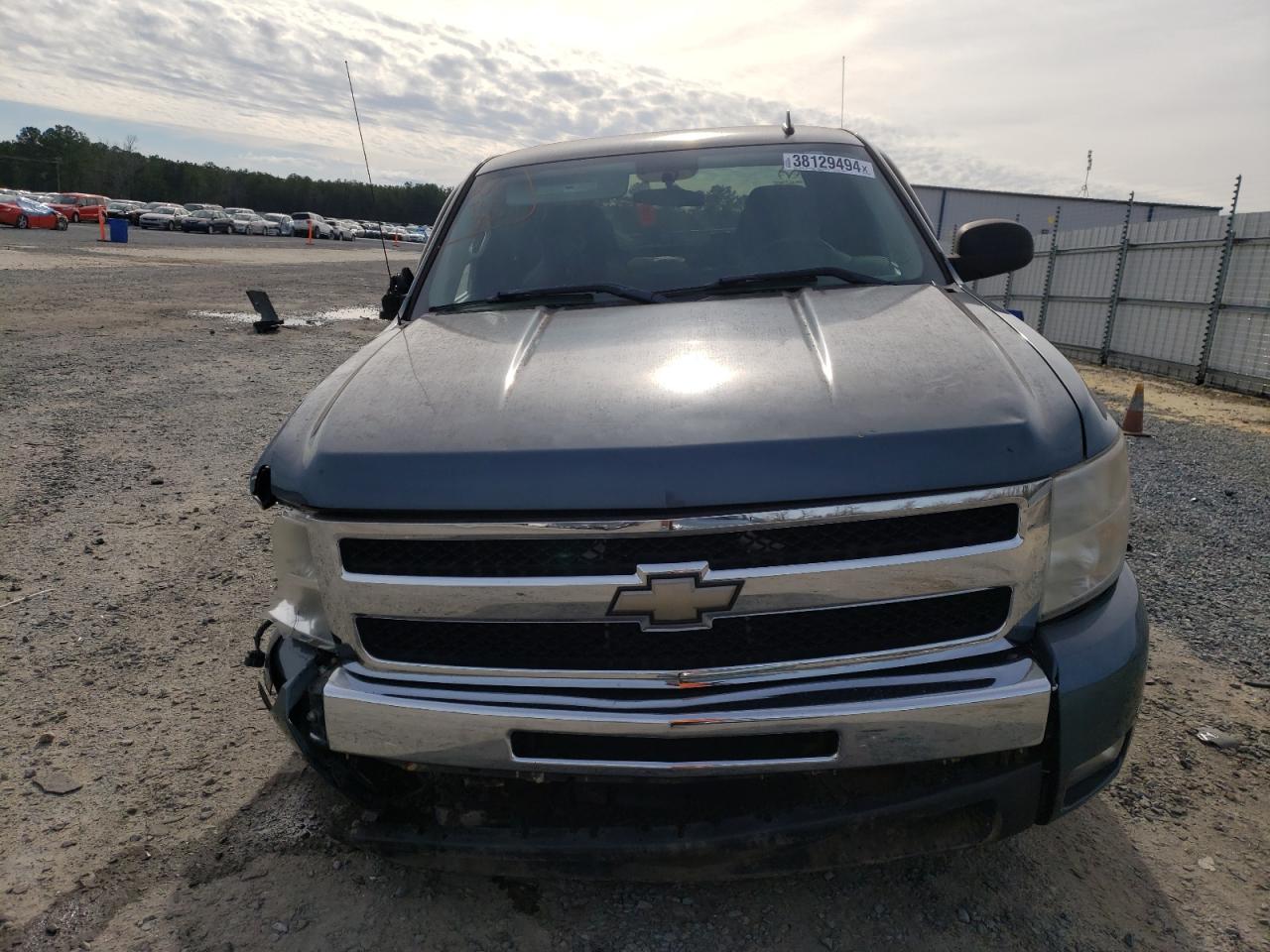 Photo 4 VIN: 1GCRCSE09BZ182654 - CHEVROLET SILVERADO 