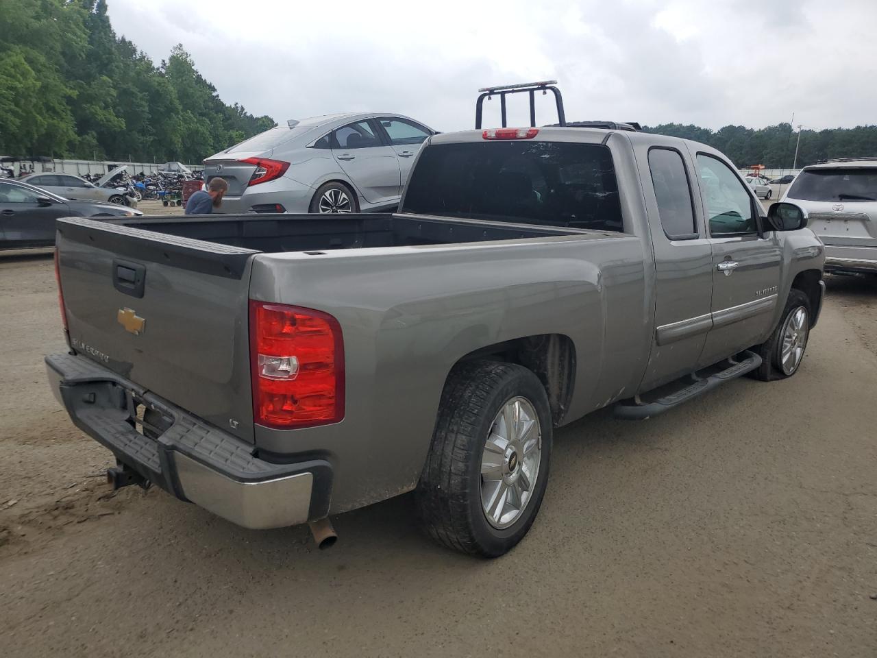 Photo 2 VIN: 1GCRCSE0XDZ103415 - CHEVROLET SILVERADO 