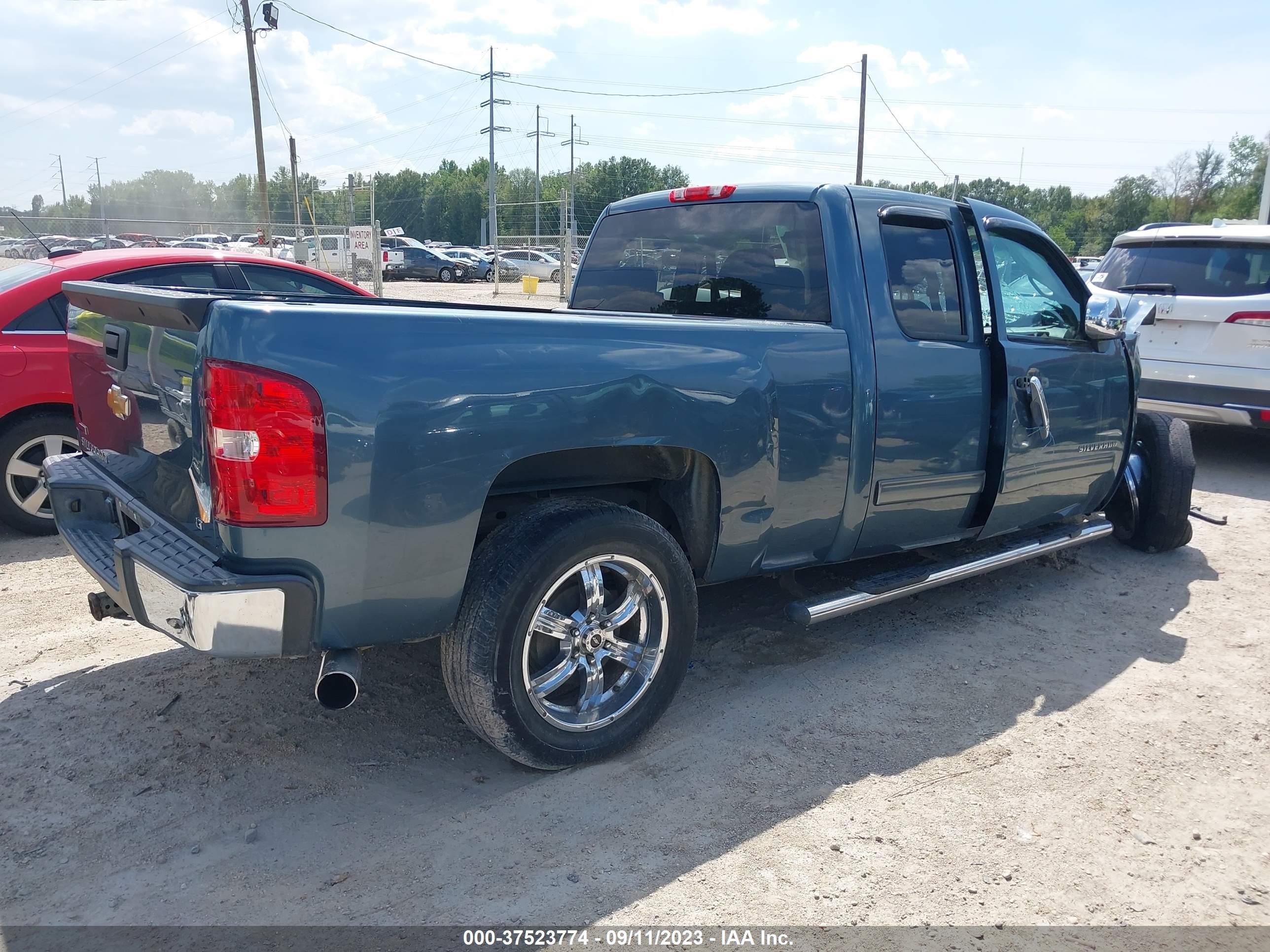 Photo 3 VIN: 1GCRCSEA0CZ125169 - CHEVROLET SILVERADO 