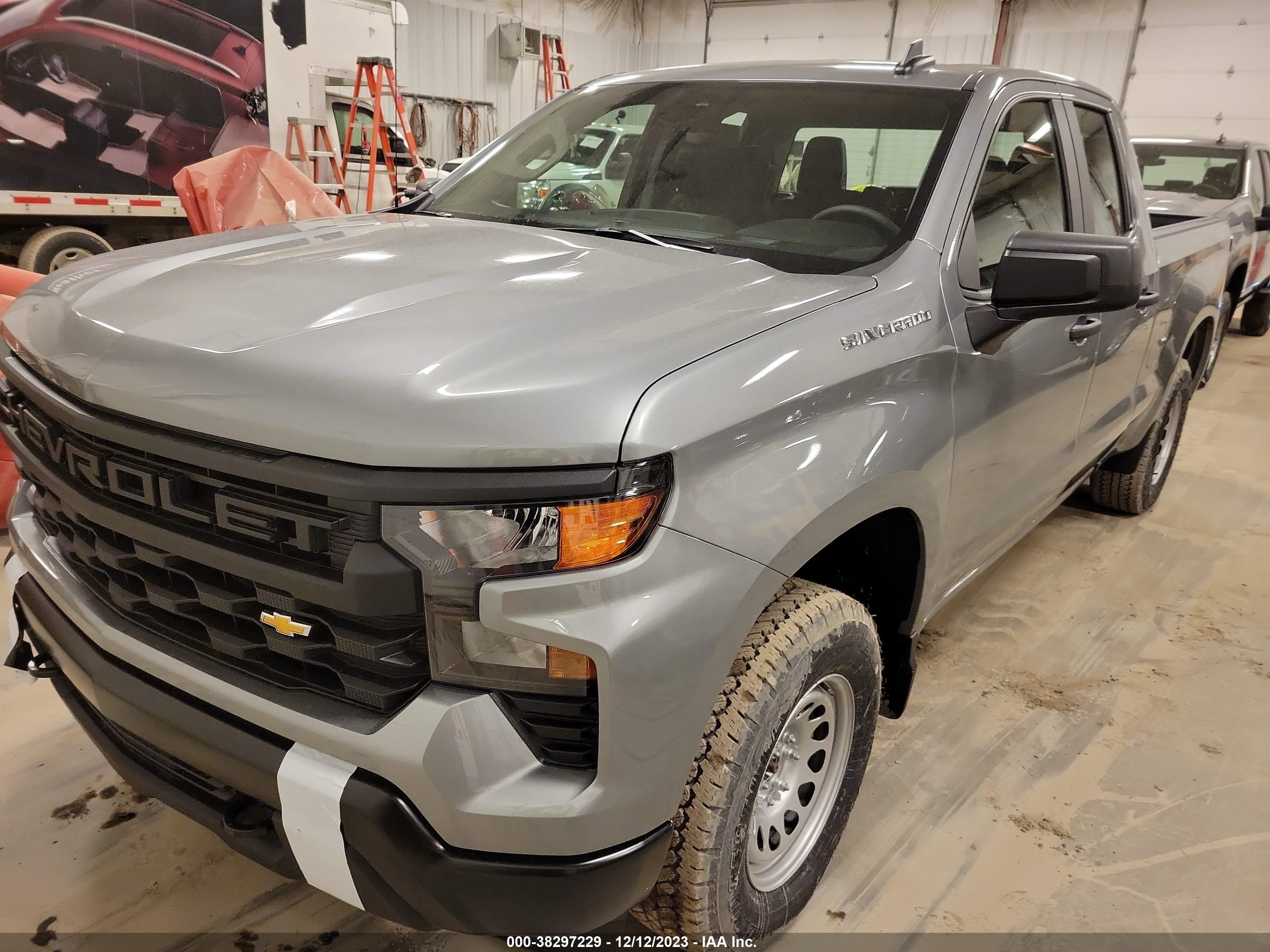 Photo 1 VIN: 1GCRDAED5RZ200829 - CHEVROLET SILVERADO 