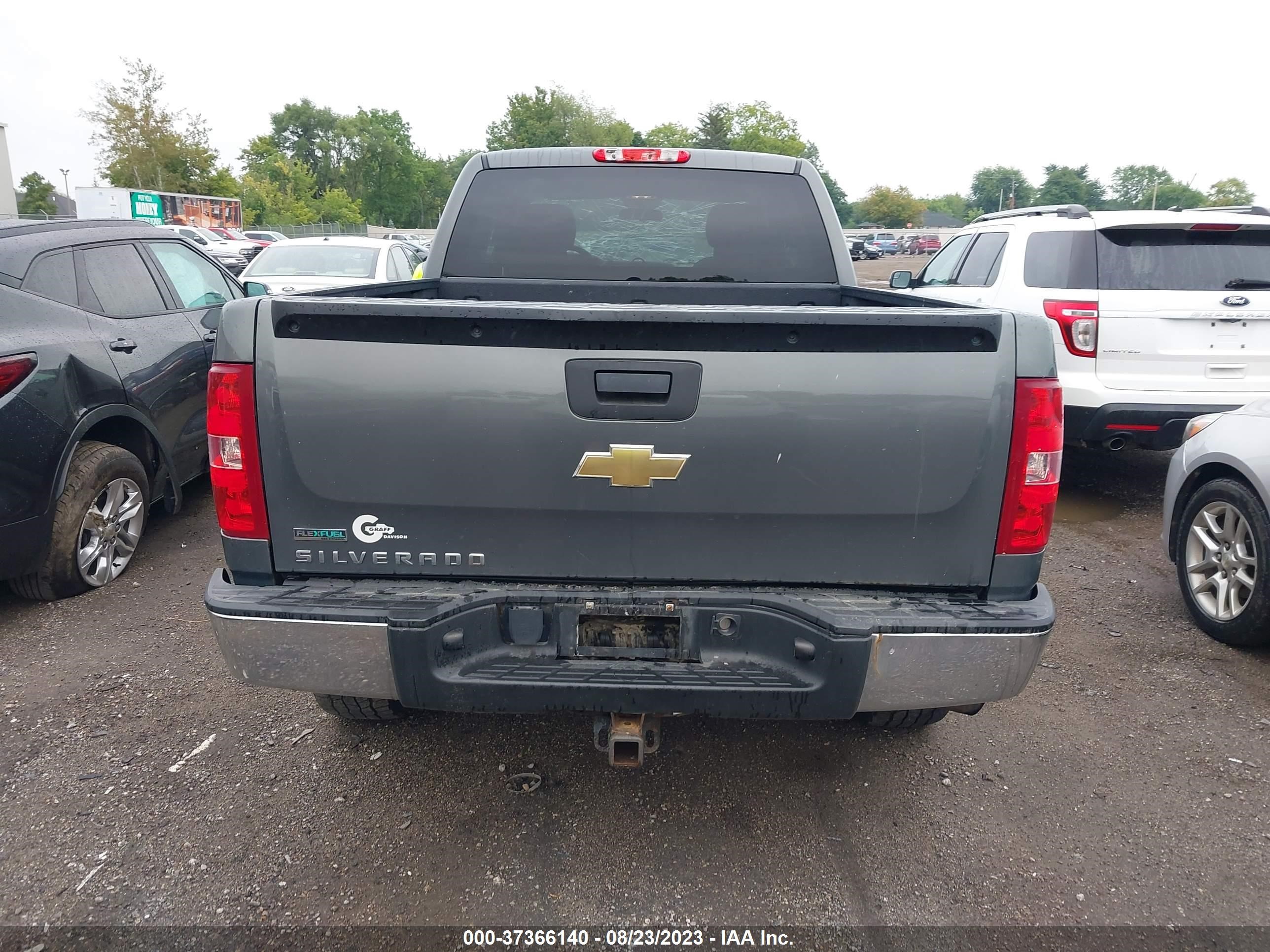 Photo 15 VIN: 1GCRKPE33BZ382665 - CHEVROLET SILVERADO 