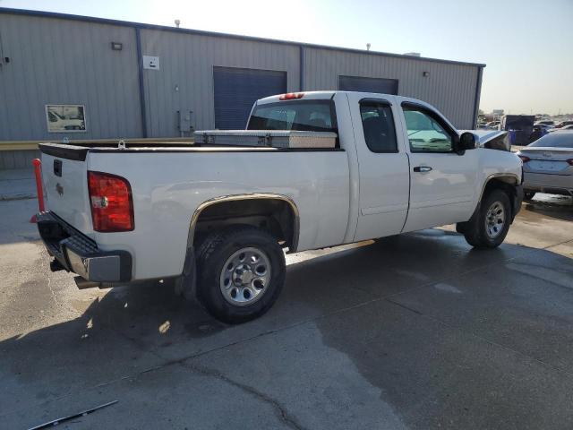 Photo 2 VIN: 1GCRKPE39BZ128975 - CHEVROLET SILVERADO 