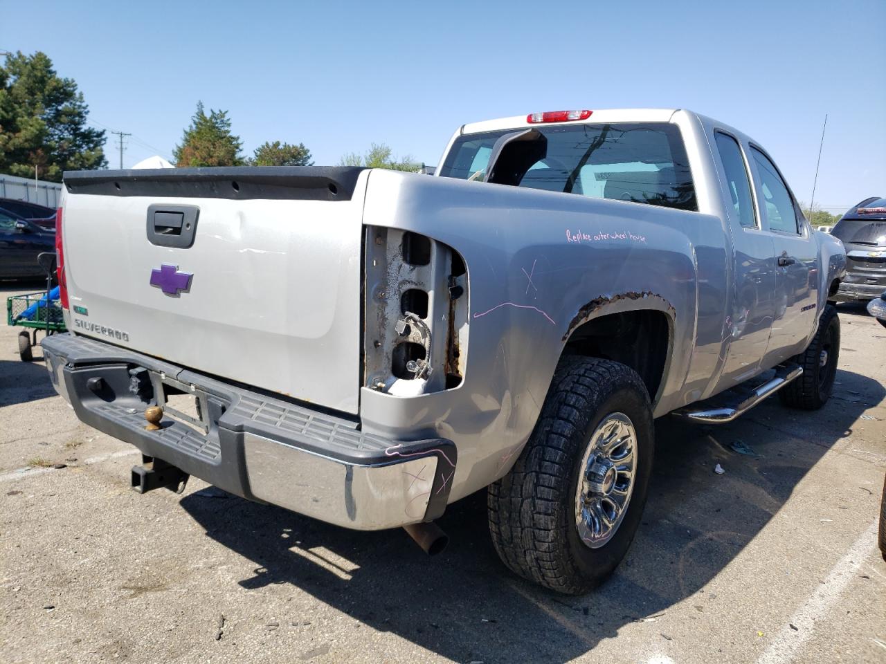 Photo 2 VIN: 1GCRKPEA0BZ371055 - CHEVROLET SILVERADO 