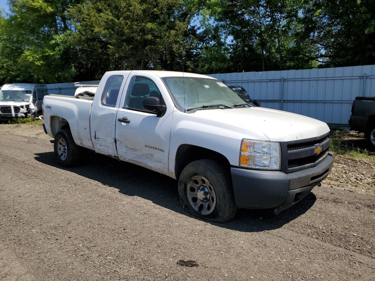 Photo 3 VIN: 1GCRKPEA0DZ265997 - CHEVROLET SILVERADO 