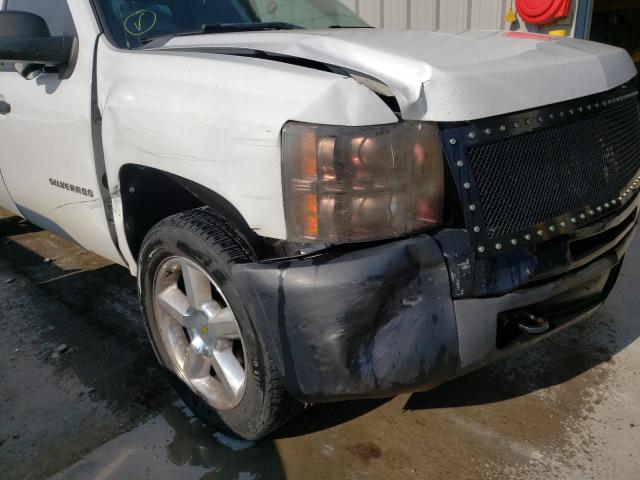 Photo 8 VIN: 1GCRKPEA1BZ224789 - CHEVROLET SILVERADO 