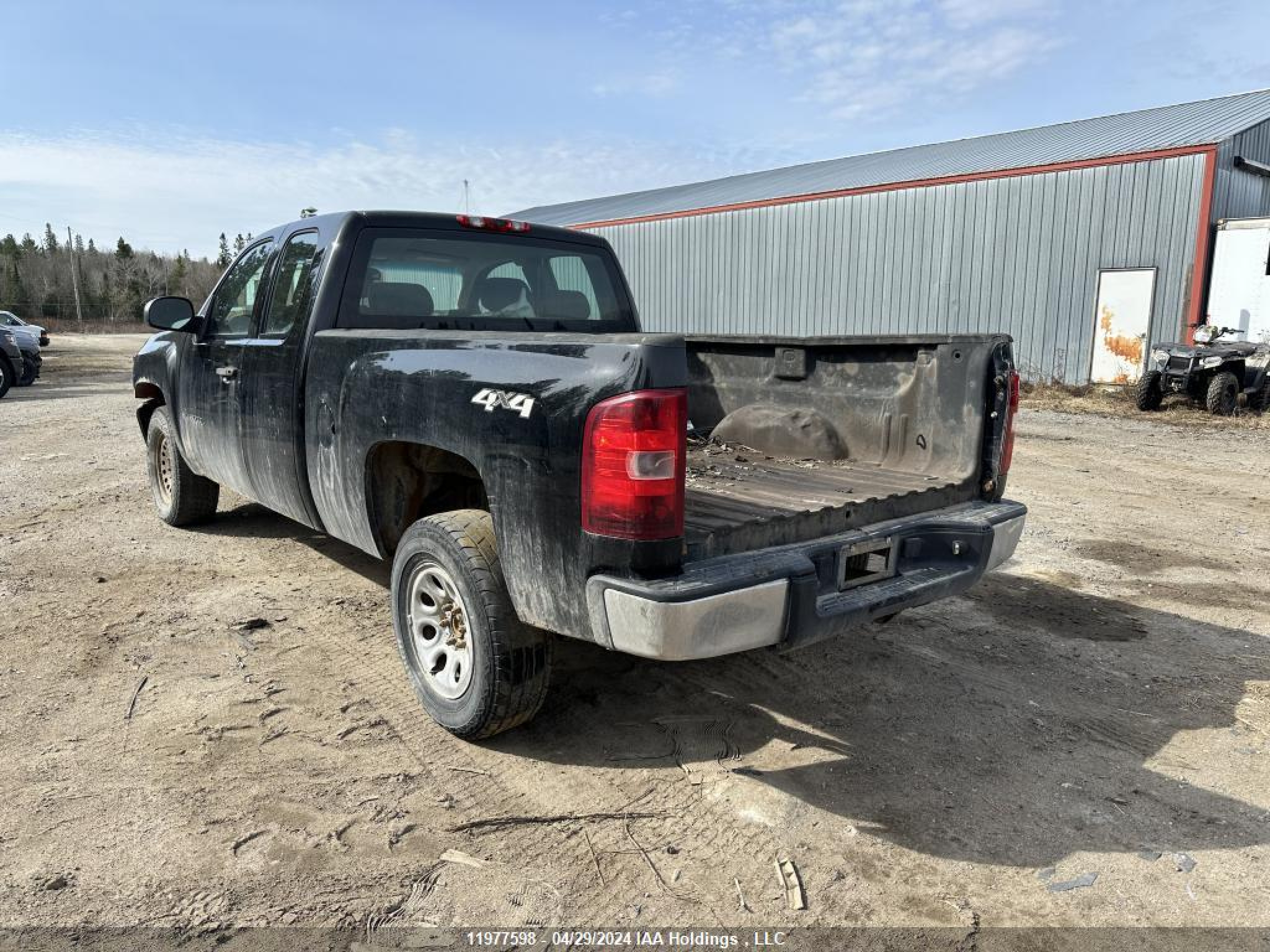 Photo 3 VIN: 1GCRKPEA7BZ416508 - CHEVROLET SILVERADO 