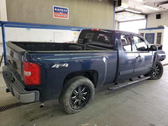 Photo 2 VIN: 1GCRKREA4BZ419068 - CHEVROLET SILVERADO 