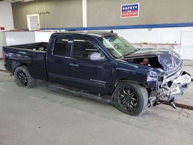 Photo 3 VIN: 1GCRKREA4BZ419068 - CHEVROLET SILVERADO 