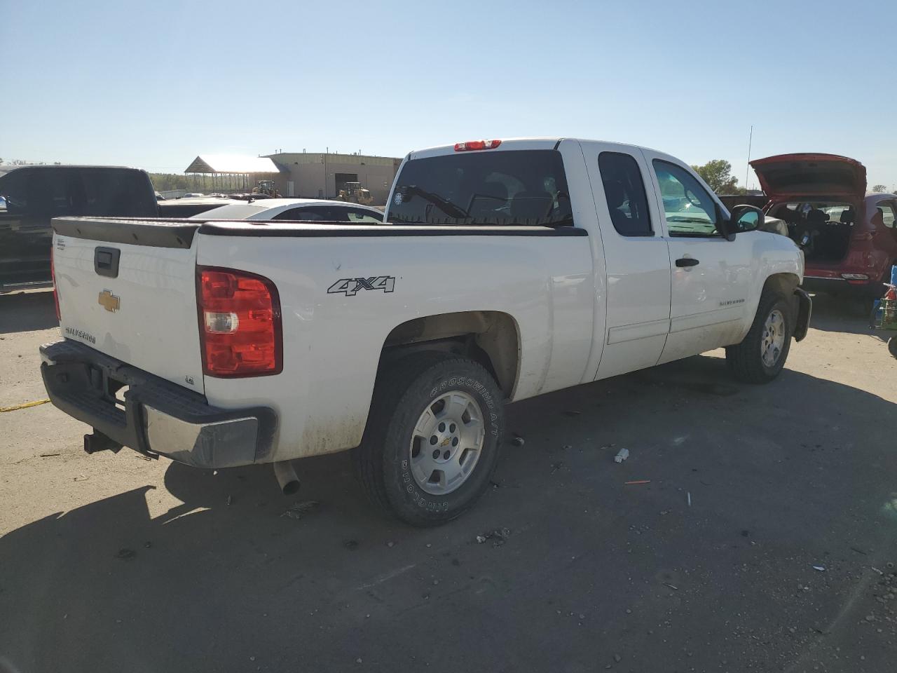 Photo 2 VIN: 1GCRKREA9DZ202425 - CHEVROLET SILVERADO 