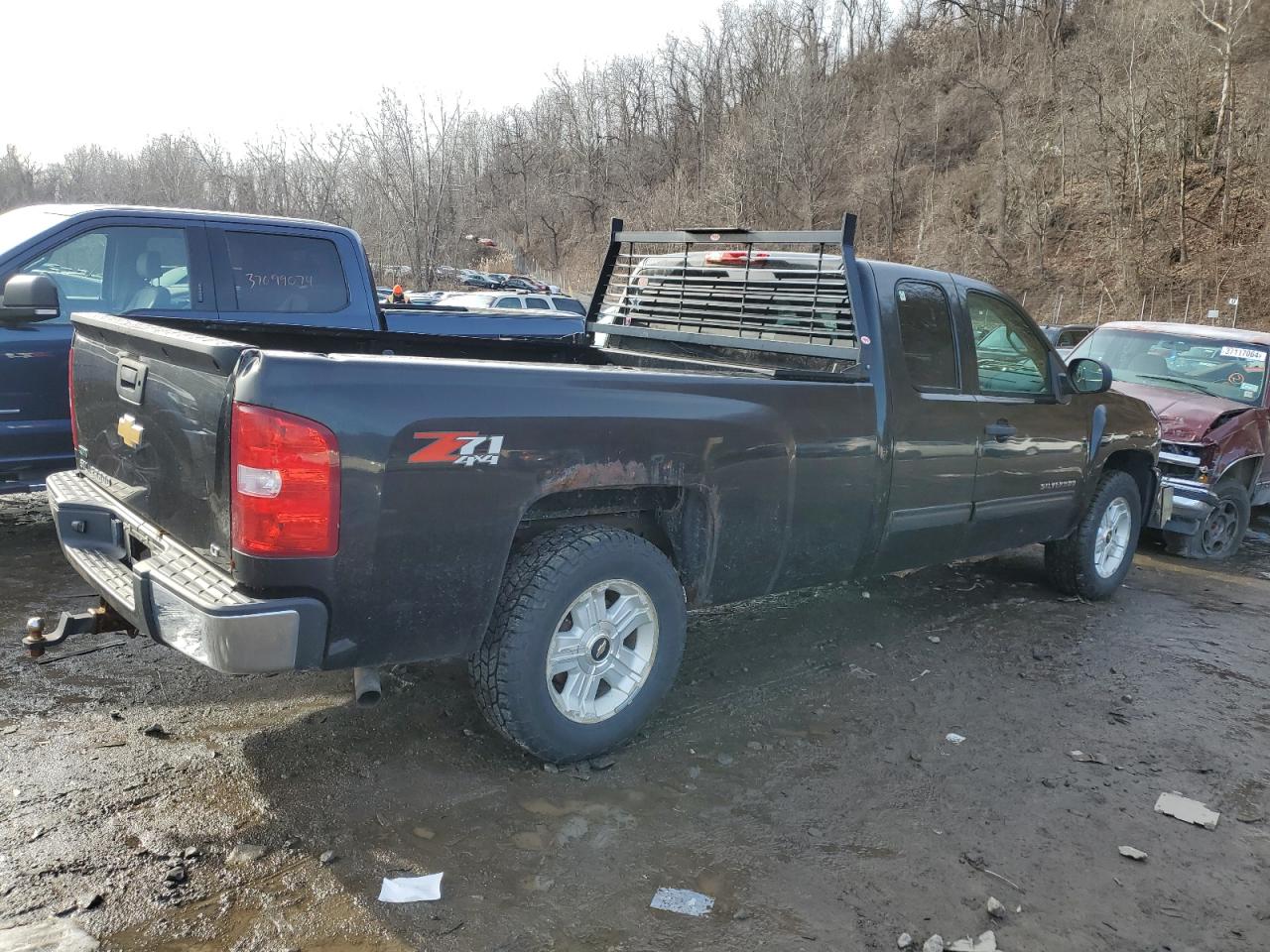 Photo 2 VIN: 1GCRKSE05BZ442809 - CHEVROLET SILVERADO 