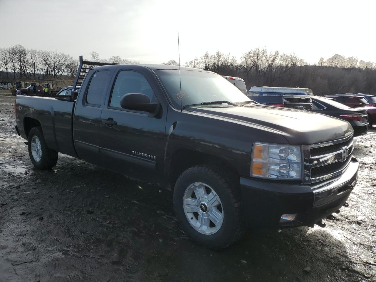 Photo 3 VIN: 1GCRKSE05BZ442809 - CHEVROLET SILVERADO 