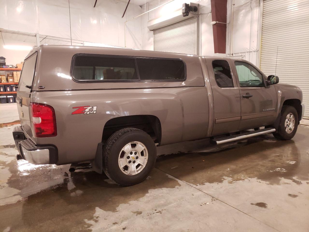 Photo 2 VIN: 1GCRKSE05CZ282318 - CHEVROLET SILVERADO 