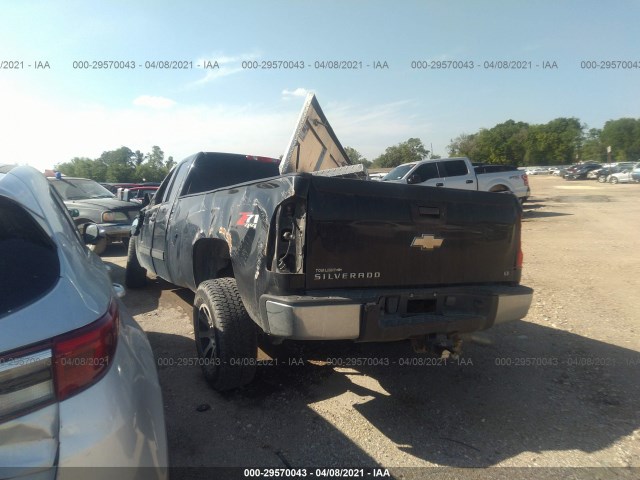 Photo 2 VIN: 1GCRKSE08BZ125123 - CHEVROLET SILVERADO 1500 