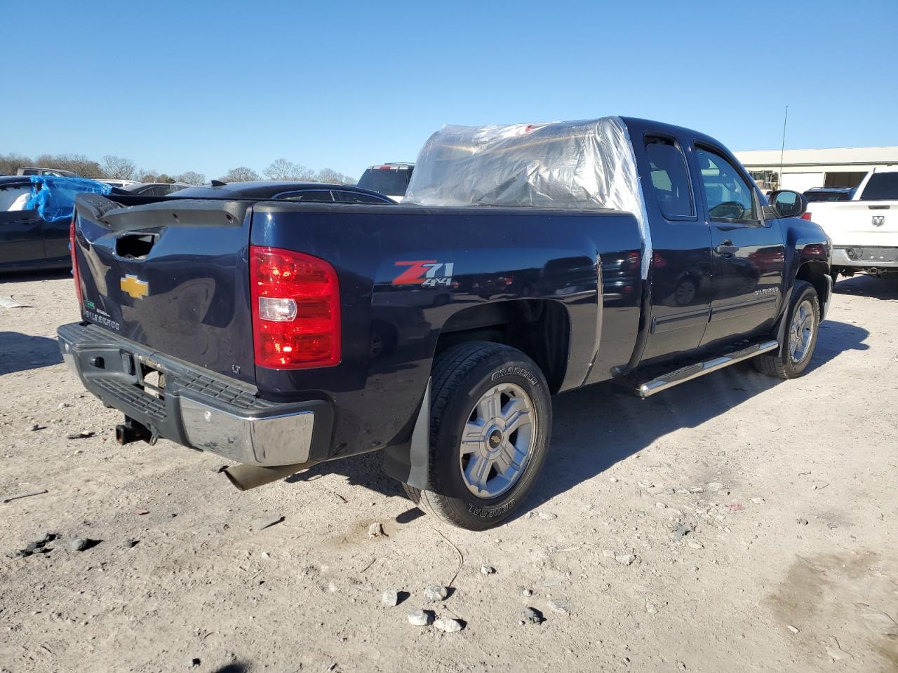 Photo 2 VIN: 1GCRKSE25CZ204865 - CHEVROLET SILVERADO 