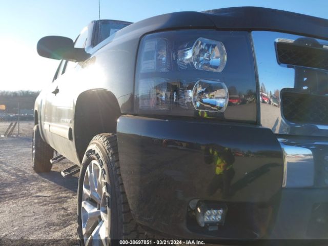 Photo 5 VIN: 1GCRKSE30BZ256380 - CHEVROLET SILVERADO 1500 