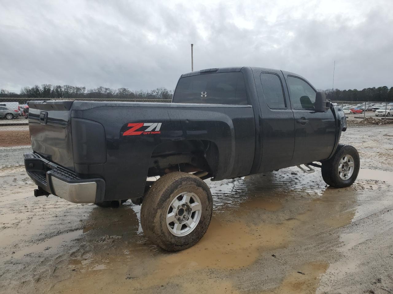 Photo 2 VIN: 1GCRKSE30BZ276399 - CHEVROLET SILVERADO 