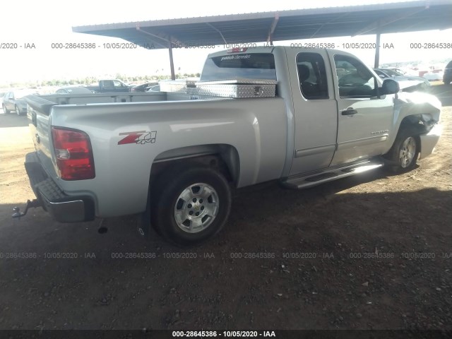 Photo 3 VIN: 1GCRKSE30BZ284499 - CHEVROLET SILVERADO 1500 