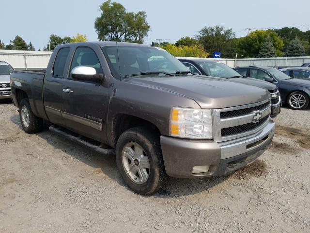 Photo 0 VIN: 1GCRKSE30BZ318439 - CHEVROLET SILVERADO 