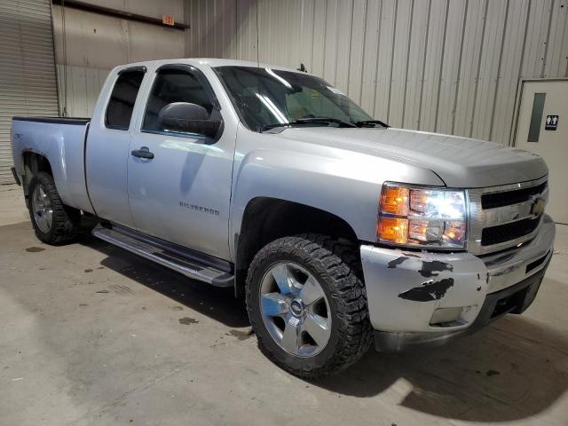 Photo 3 VIN: 1GCRKSE30BZ357726 - CHEVROLET SILVERADO 