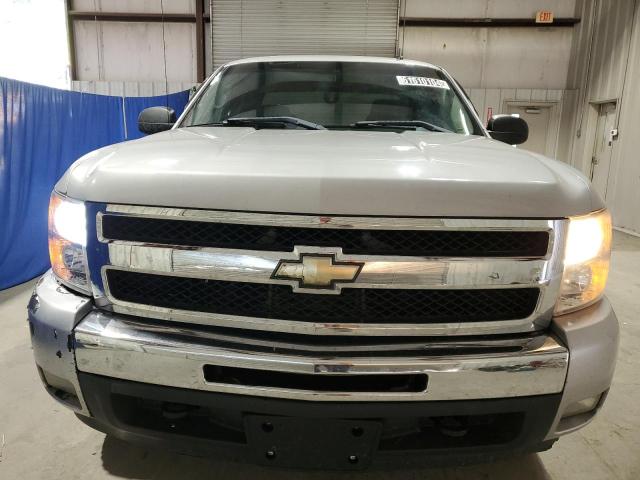 Photo 4 VIN: 1GCRKSE30BZ357726 - CHEVROLET SILVERADO 