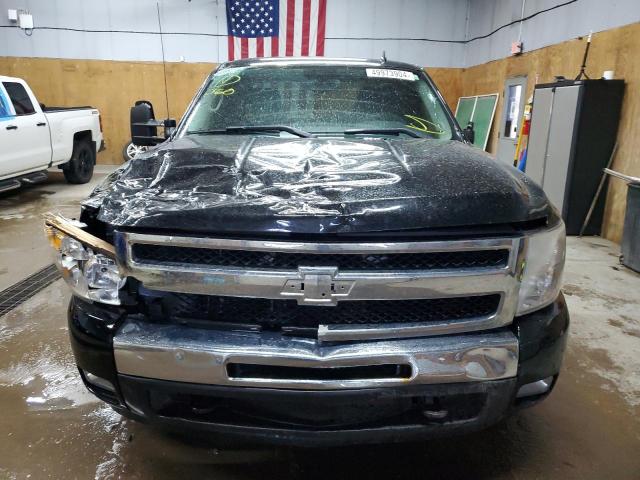 Photo 4 VIN: 1GCRKSE31BZ133008 - CHEVROLET SILVERADO 