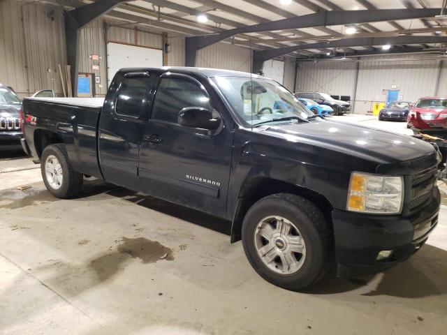 Photo 3 VIN: 1GCRKSE31BZ236428 - CHEVROLET SILVERADO 