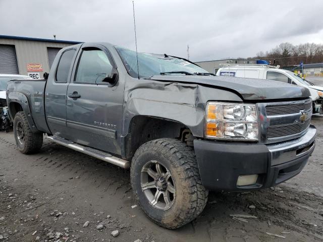 Photo 3 VIN: 1GCRKSE31BZ436421 - CHEVROLET SILVERADO 