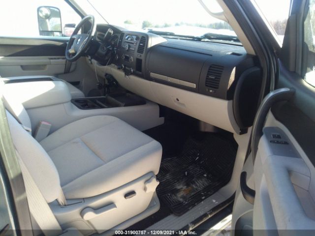 Photo 4 VIN: 1GCRKSE32BZ105640 - CHEVROLET SILVERADO 1500 