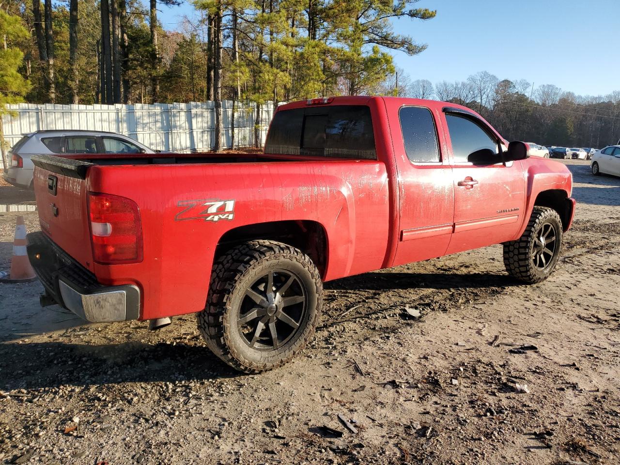 Photo 2 VIN: 1GCRKSE32BZ315459 - CHEVROLET SILVERADO 